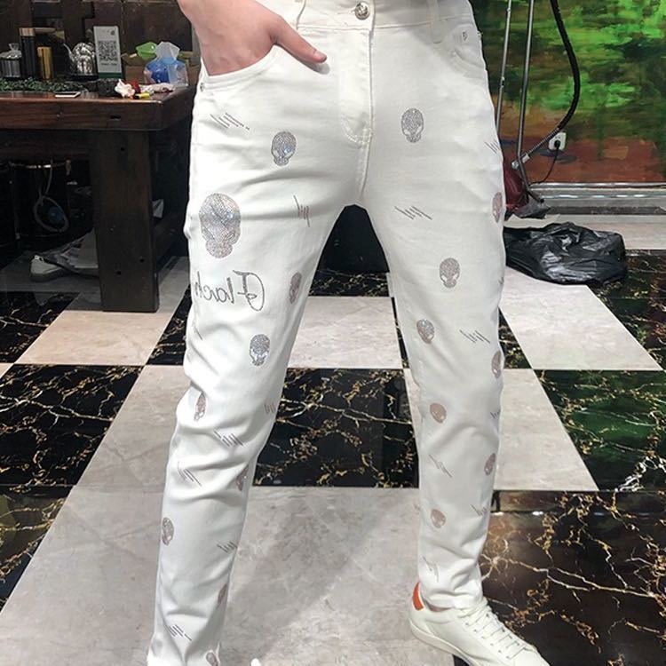 Hip Hop Skinny White Pencil Pants 2022 News Streetwear Slim zipper Men Jeans Homme Diamonds Skull Style Male Biker Patch Pant 29-36
Hip Hop Skinny White Pencil Pants 2022 News Streetwear Slim zipper Men Jeans Homme Diamonds Skull Style Male Biker Patch Pant 29-36