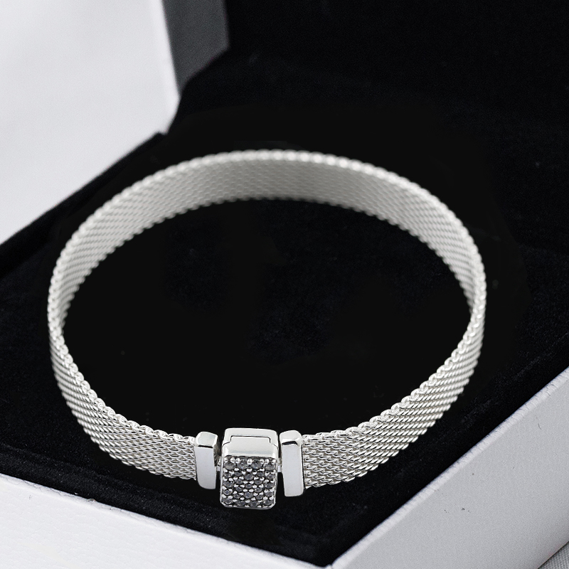 Wholesale Romantic 100% 925 Sterling Silver bracelet Bangle with LOGO Engraved for 599166C01 European Charms and Give Women Gift
Wholesale Romantic 100% 925 Sterling Silver bracelet Bangle with LOGO Engraved for 599166C01 European Charms and Give Women Gift
