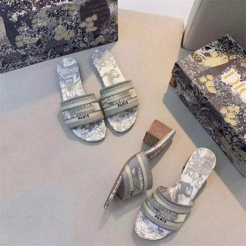 Slippers 2021 Women'S Sandals Summer Fashion Retro Embroidered Lettered Flip Flops Middle Heel Casual With Thick
Slippers 2021 Women'S Sandals Summer Fashion Retro Embroidered Lettered Flip Flops Middle Heel Casual With Thick