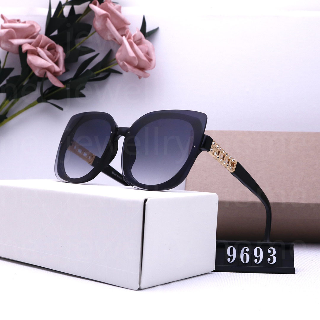 2021 sunglasses fashion sunglasses top quality sun glasses for man woman polarized UV400 lenses leather case cloth box accessories
2021 sunglasses fashion sunglasses top quality sun glasses for man woman polarized UV400 lenses leather case cloth box accessories