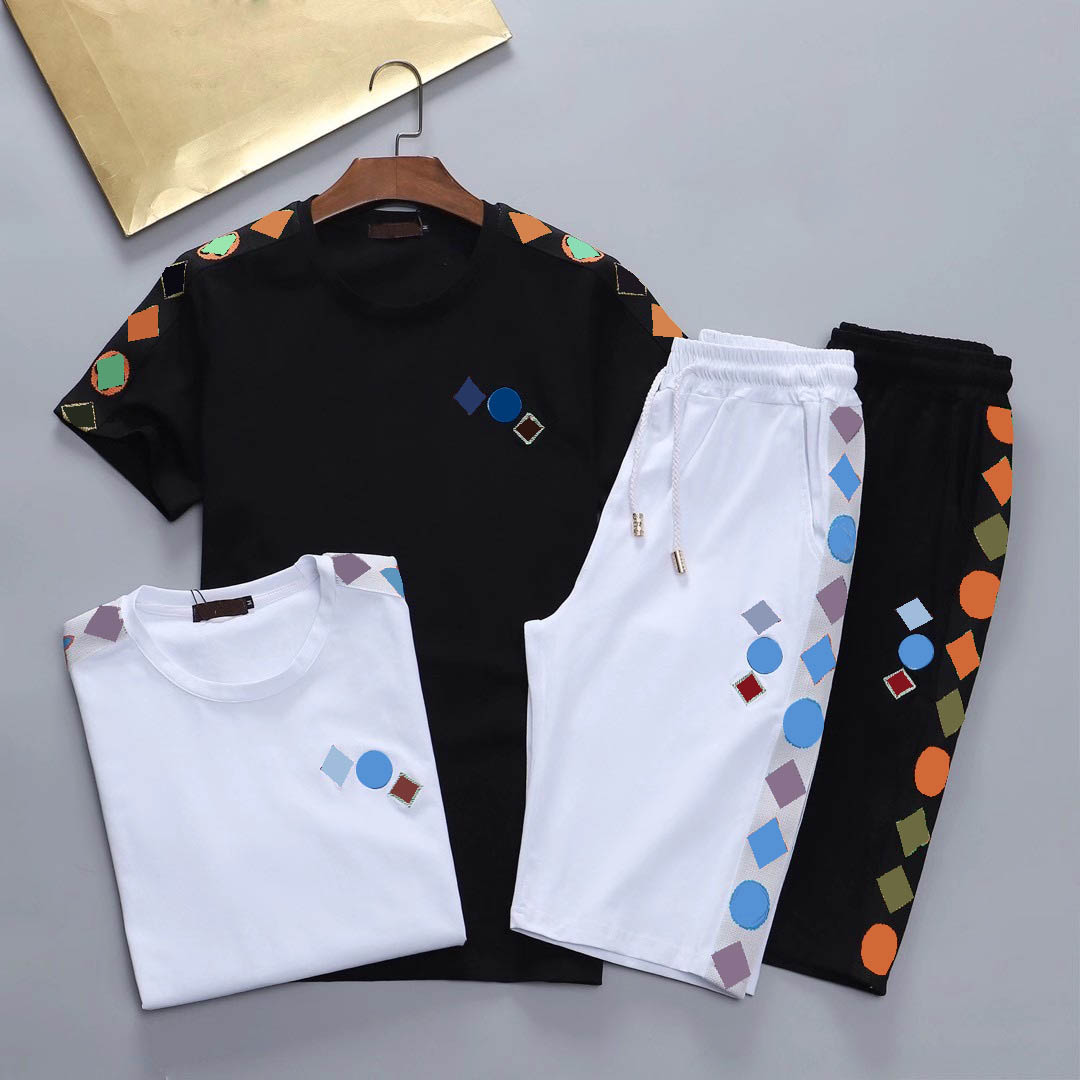 2021Designers Mens Fashion Summer Suits Casual Tracksuits Classic Letter Pattern Print tracksuit Short Sleeve & Shorts Men tops Clothing
2021Designers Mens Fashion Summer Suits Casual Tracksuits Classic Letter Pattern Print tracksuit Short Sleeve & Shorts Men tops Clothing