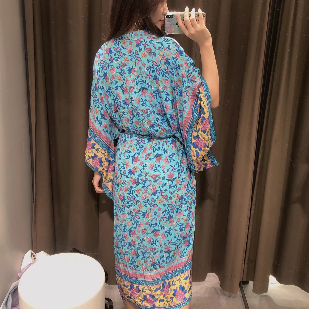 2021 BOHO Location Floral Print Long Kimono Shirt Green Hippie Women Tie Bow Sashes Long Cardigan Loose Blouse Tops Holiday, White
2021 BOHO Location Floral Print Long Kimono Shirt Green Hippie Women Tie Bow Sashes Long Cardigan Loose Blouse Tops Holiday, White