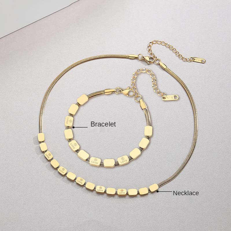 Love Necklace Women Men Letter Necklaces Female Titanium Steel Clavicle Chain Simple Fashion Couple Anniversary Jewelry Gift
Love Necklace Women Men Letter Necklaces Female Titanium Steel Clavicle Chain Simple Fashion Couple Anniversary Jewelry Gift