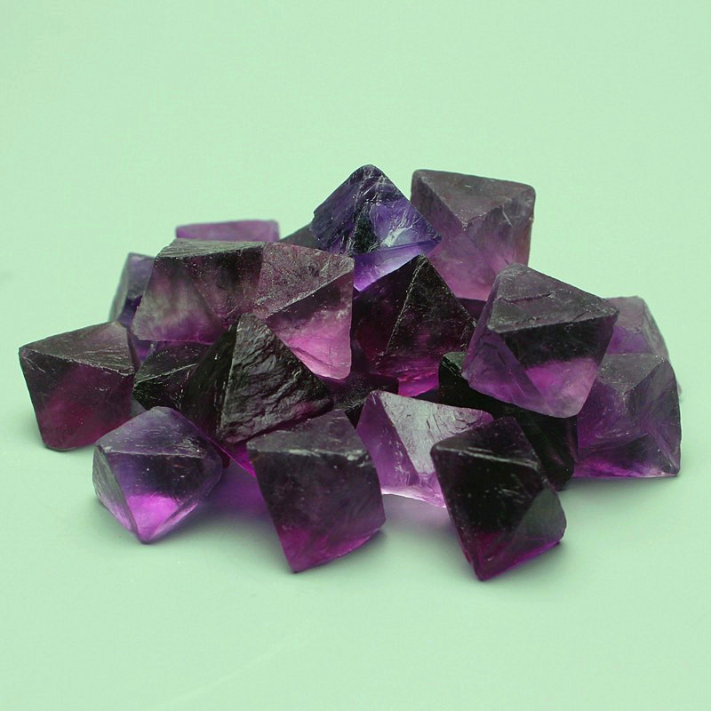 1 Bag 100 g Natural 100g Natural beautiful purple fluorite octahedron fluorite cube crystal healing crystal Tumbled Stone (Size: 10-- 30 mm)
1 Bag 100 g Natural 100g Natural beautiful purple fluorite octahedron fluorite cube crystal healing crystal Tumbled Stone (Size: 10-- 30 mm)