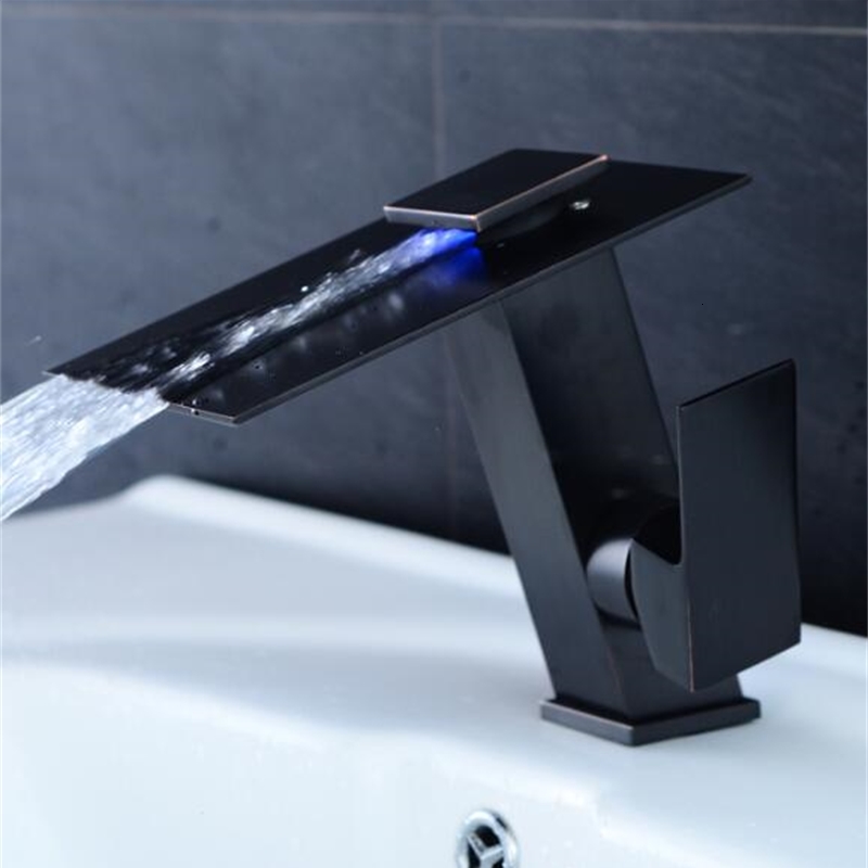 2021 New High Quality Antique Led Waterfall Bathroom Basin Faucet Sink Mixer with Two Pcs Plumbing Hoses Water Tap 0hmc
2021 New High Quality Antique Led Waterfall Bathroom Basin Faucet Sink Mixer with Two Pcs Plumbing Hoses Water Tap 0hmc