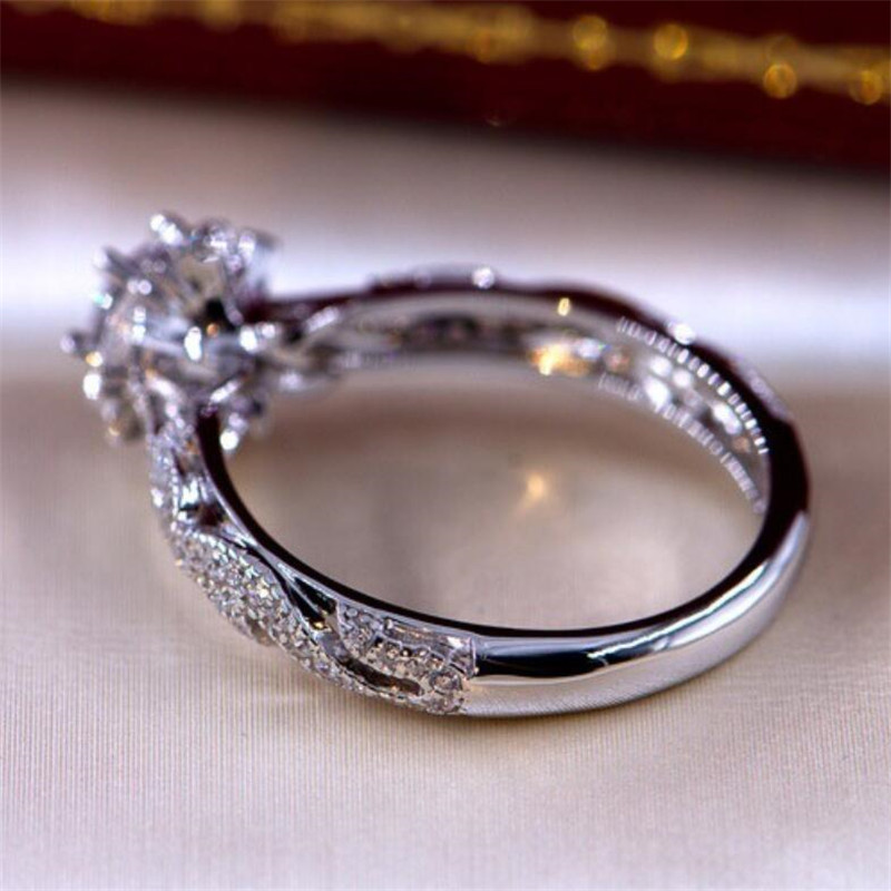 Choucong Brand Unique Luxury Jewelry 925 Sterling Silver Round Cut White Topaz CZ Diamond Gemstone Women Wedding Engagement Flower Ring Gift