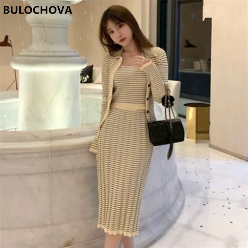 French Retro Women' Skirt Suits Clothes est Autumn Ladies Cardigan Coat + Vest + Long Skirt Knitted Stripes 3 PCS Sets 211109, 3pcs sets
French Retro Women' Skirt Suits Clothes est Autumn Ladies Cardigan Coat + Vest + Long Skirt Knitted Stripes 3 PCS Sets 211109, 3pcs sets