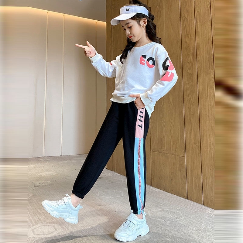 Girls' new spring and 12 net red foreign style 15-year-old children's sports winter sweater autumn two-piece suit fashion 
Girls' new spring and 12 net red foreign style 15-year-old children's sports winter sweater autumn two-piece suit fashion