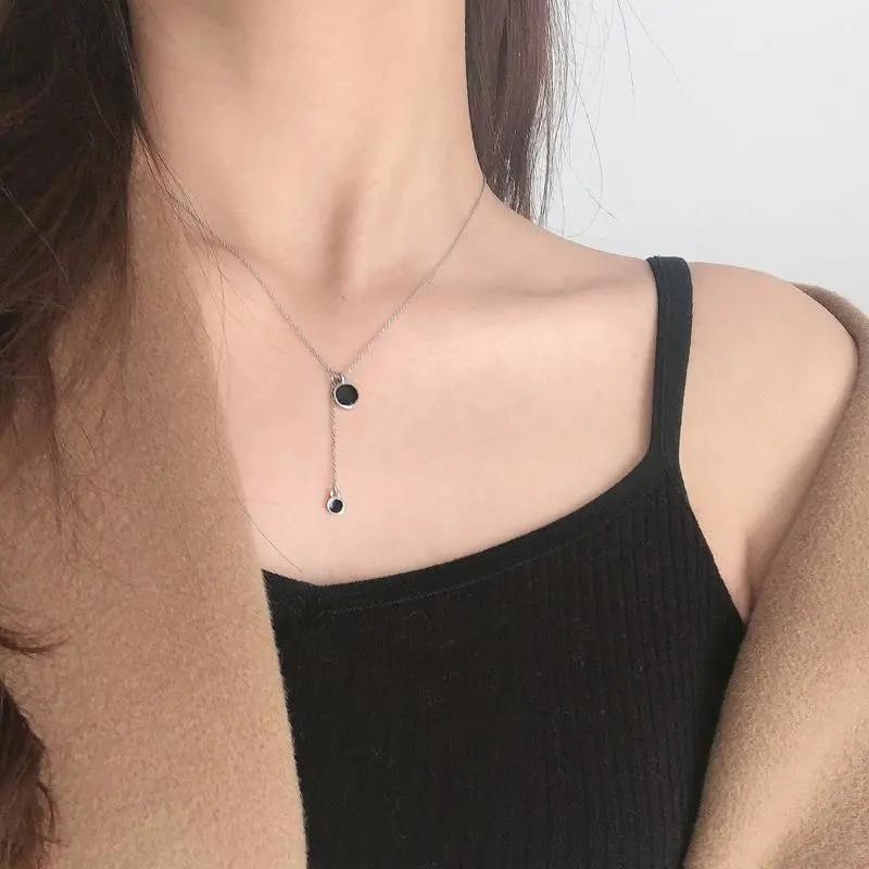 Chains OE Black Round Pendant Necklace Simple Temperament Clavicle Chain Korean Short Women
Chains OE Black Round Pendant Necklace Simple Temperament Clavicle Chain Korean Short Women