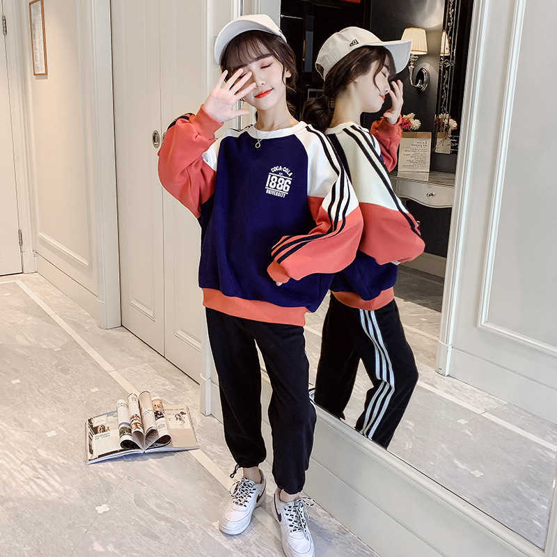 Girls' color blocking sports suit 2021 spring new children's sweater sports pants two-piece set of big children's foreign style children's, Navy blue
Girls' color blocking sports suit 2021 spring new children's sweater sports pants two-piece set of big children's foreign style children's, Navy blue