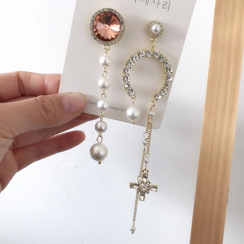 Dangle & Chandelier MWsonya Korean Elegant Vintage Crystal Earrings For Women Asymmetry Cross Rhinestone Pearl Drop Earings Party Jewelry
Dangle & Chandelier MWsonya Korean Elegant Vintage Crystal Earrings For Women Asymmetry Cross Rhinestone Pearl Drop Earings Party Jewelry