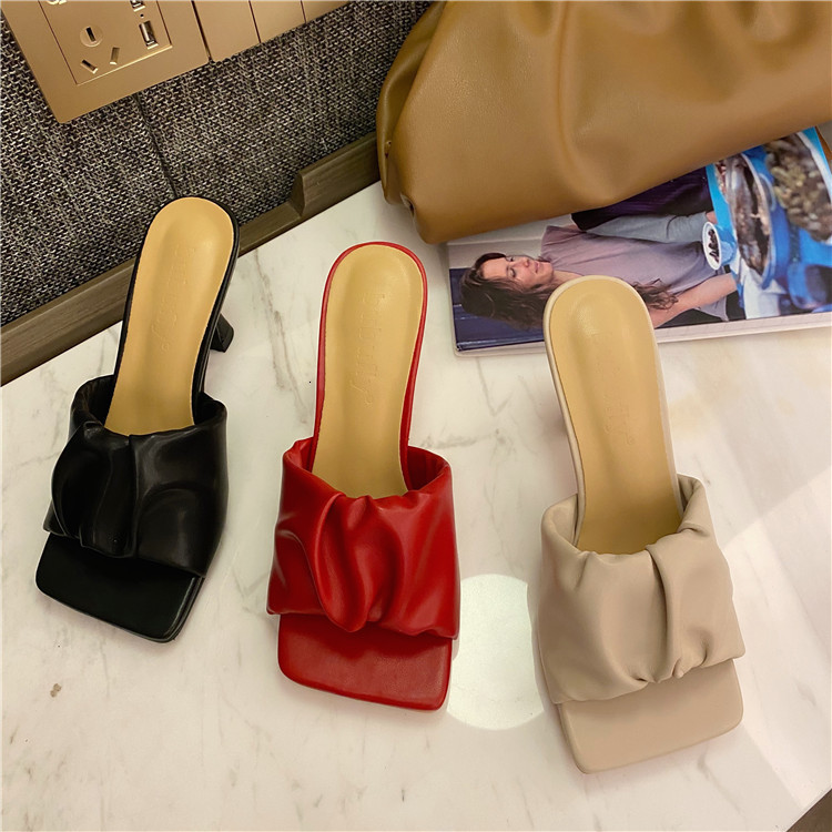 2021 New Fashion Pleated Summer Sexy Square Toe Med Heel Slippers Women Outdoor Casual Slides Party Shoes L33c, Beige
2021 New Fashion Pleated Summer Sexy Square Toe Med Heel Slippers Women Outdoor Casual Slides Party Shoes L33c, Beige