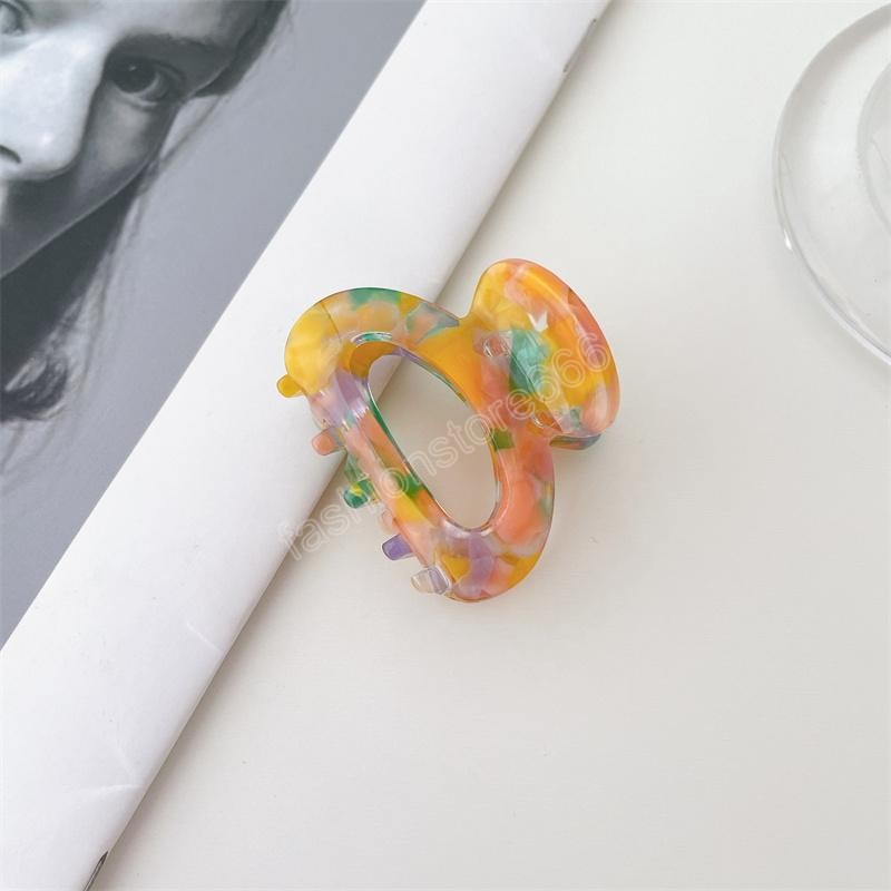 Length 4.5 CM Girls Colorful Hollow Out Hair Clamps Mini Size Claw Clips Korean Women Scrunchies Ponytail Shower Hairpins Hair Accessories 6 Color