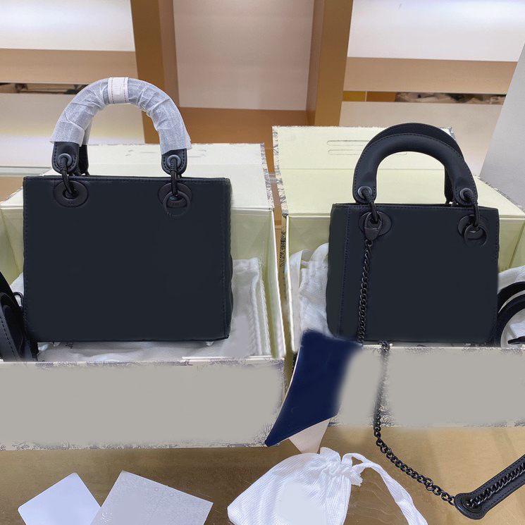 2022 Classic Women Must-have Love heart V Wave Cross Body Bags Pattern Satchel Shoulder Bag Chains Handbags Messenger handbag Purse top quality Lady Totes Flap Wallet, No bags
2022 Classic Women Must-have Love heart V Wave Cross Body Bags Pattern Satchel Shoulder Bag Chains Handbags Messenger handbag Purse top quality Lady Totes Flap Wallet, No bags