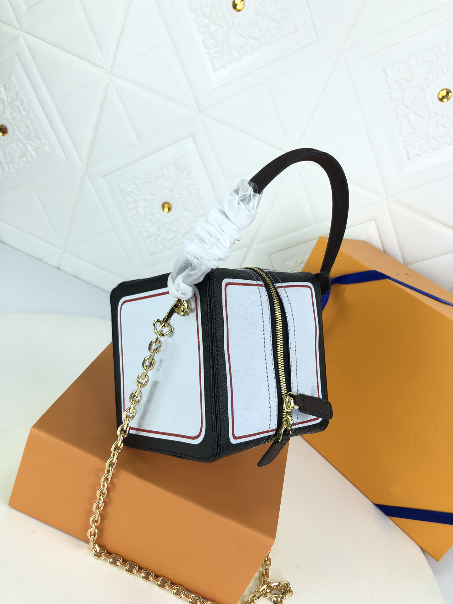 M57478 Nicolas Ghesquiere Cruise canvas removable chain strap print letter Flowers playing card lady game on Square bags Totes shoulder bags