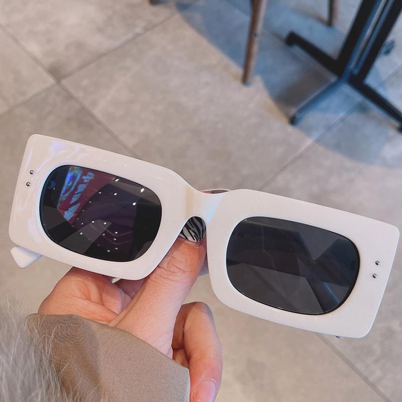 Sunglasses Unique Small Square White Black Gradient For Women Fashion Brand Elegant Rivet Sun Glasses Men Uv400 Eyewear
Sunglasses Unique Small Square White Black Gradient For Women Fashion Brand Elegant Rivet Sun Glasses Men Uv400 Eyewear