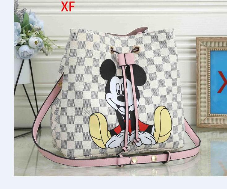 LVLOUISVITTON BagVUTTON old flower Drawstring bucket bag classic shoulder bagss clutch handbag leather crossbody
LVLOUISVITTON BagVUTTON old flower Drawstring bucket bag classic shoulder bagss clutch handbag leather crossbody