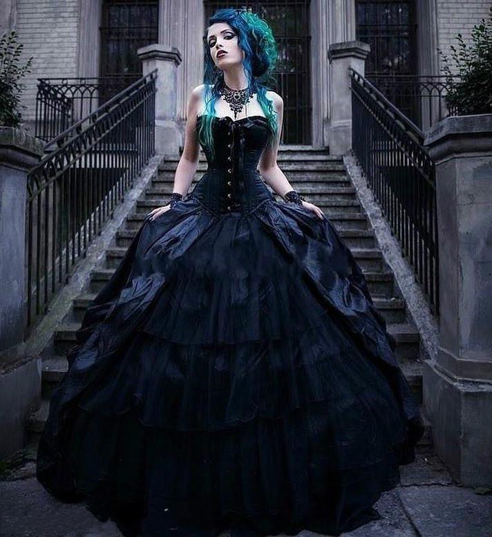 Black Gothic Wedding Vintage Dresses Bridal Ball Gown Lace Applique Off The Shoulder Ruffles Custom Made Plus Size Garden Chapel Vestido De Novia