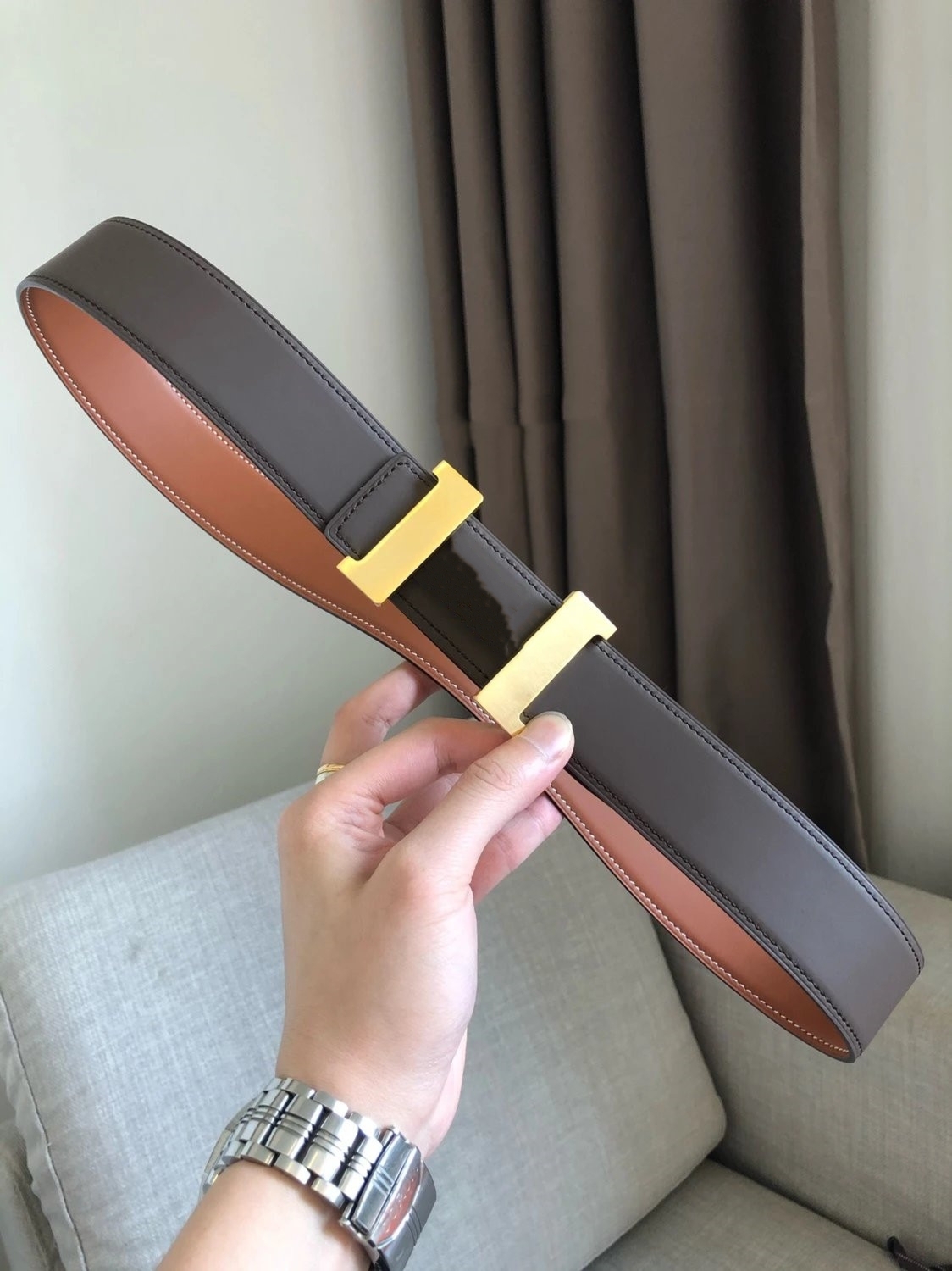 HE168High-end H herm private custom men's and women's belts fashion light leather ladies belt, Customize
HE168High-end H herm private custom men's and women's belts fashion light leather ladies belt, Customize