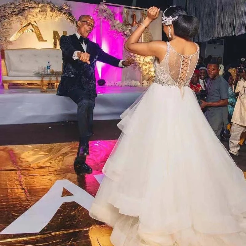 Arabic Romantic Style A Line Church Wedding Gown 2022 Tired Train Lace Up Back Bead Bridal Dress Puffy Tulle Skirt Vestido De Novia