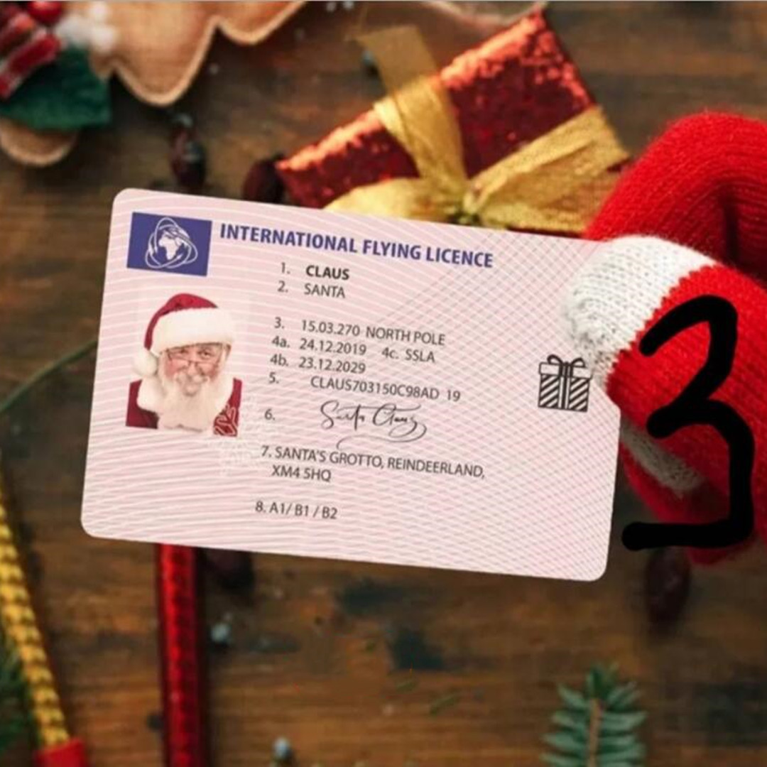 EPACK 50pcs Santa Claus Flight Cards Sleigh Riding Licence Tree Ornament Christmas Decoration Old Man Driver License Entertainment Props
EPACK 50pcs Santa Claus Flight Cards Sleigh Riding Licence Tree Ornament Christmas Decoration Old Man Driver License Entertainment Props