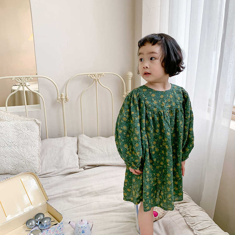 Spring Retro Floral Cotton Dress For Girls Korean style 1-6 Years Kids Puff Sleeve Loose Long Princess Dresses 210615, Green
Spring Retro Floral Cotton Dress For Girls Korean style 1-6 Years Kids Puff Sleeve Loose Long Princess Dresses 210615, Green