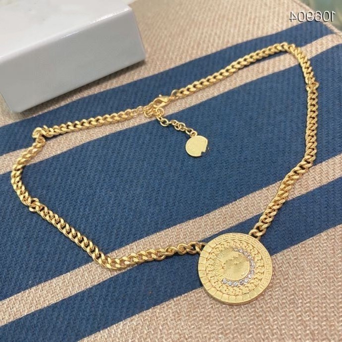 Vintage Brand Designer Pendant Necklace Round Medusa Beauty Head Face Charm Crystal Thick Chain For Women Jewelry Gift In A Box, Silver 
Vintage Brand Designer Pendant Necklace Round Medusa Beauty Head Face Charm Crystal Thick Chain For Women Jewelry Gift In A Box, Silver