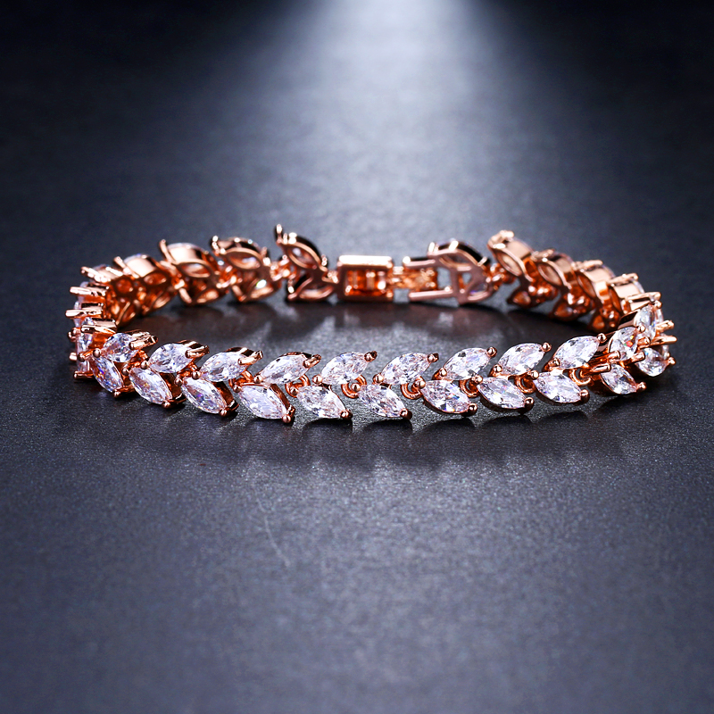 New Fashion Olive Leaf Chain Bracelet Iced Out Cubic Zirconia Bangle Bracelets Women Wedding Engagement Party Aniversary Jewelry for Bridal
New Fashion Olive Leaf Chain Bracelet Iced Out Cubic Zirconia Bangle Bracelets Women Wedding Engagement Party Aniversary Jewelry for Bridal