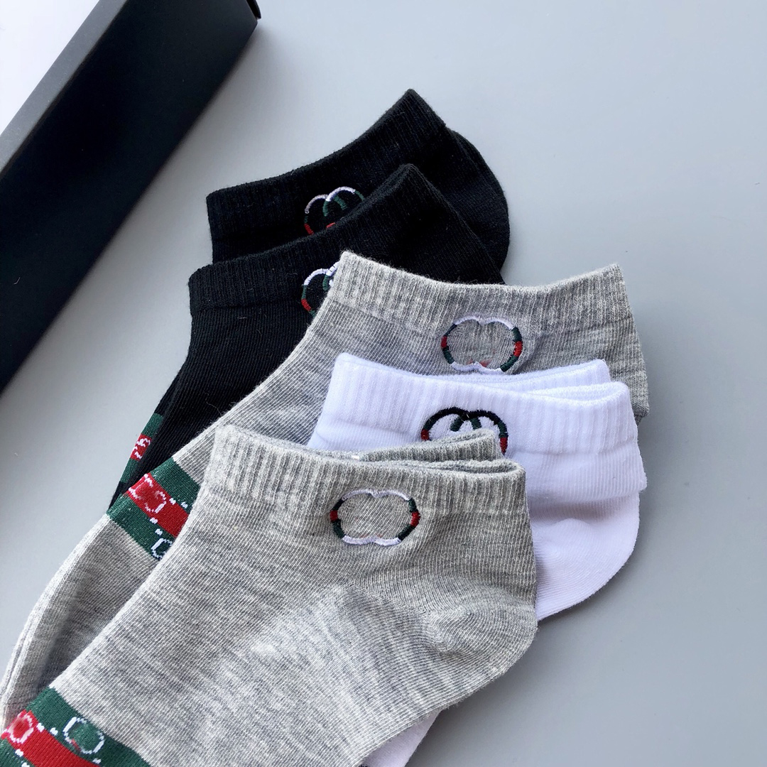 2021 New Fashion Cotton Socks Luxury Designer Others Apparel Autumn Winter Warm Men and women Socks 5 pair High Quality
2021 New Fashion Cotton Socks Luxury Designer Others Apparel Autumn Winter Warm Men and women Socks 5 pair High Quality