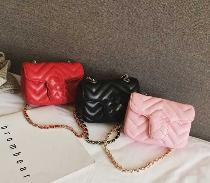 INS Baby Girls handbag PU Letter Children metal single shoulder bag Fashion Kids messenger purse Girl designer Mini bags, Black
INS Baby Girls handbag PU Letter Children metal single shoulder bag Fashion Kids messenger purse Girl designer Mini bags, Black