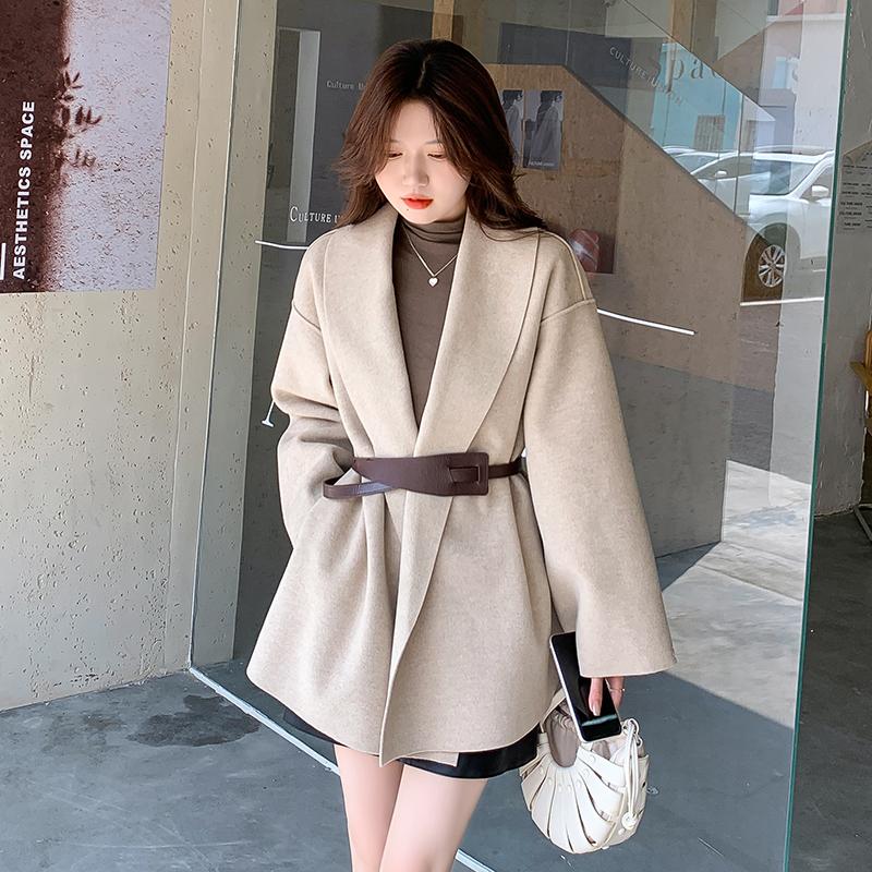 Women' Wool & Blends Make Winter Double-sided Cashmere Cloth Female Dress And Short Thickening Woolen Coat In, Oatmeal color
Women' Wool & Blends Make Winter Double-sided Cashmere Cloth Female Dress And Short Thickening Woolen Coat In, Oatmeal color