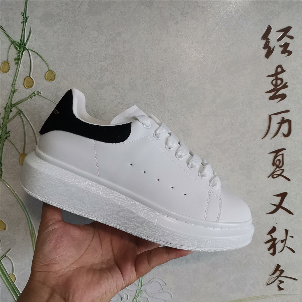 With Box McQueens Men Women Sneaker Fashion Smart Platform Trainers Luminous Fluorescent Shoe Snake Back Leather, Black 
With Box McQueens Men Women Sneaker Fashion Smart Platform Trainers Luminous Fluorescent Shoe Snake Back Leather, Black