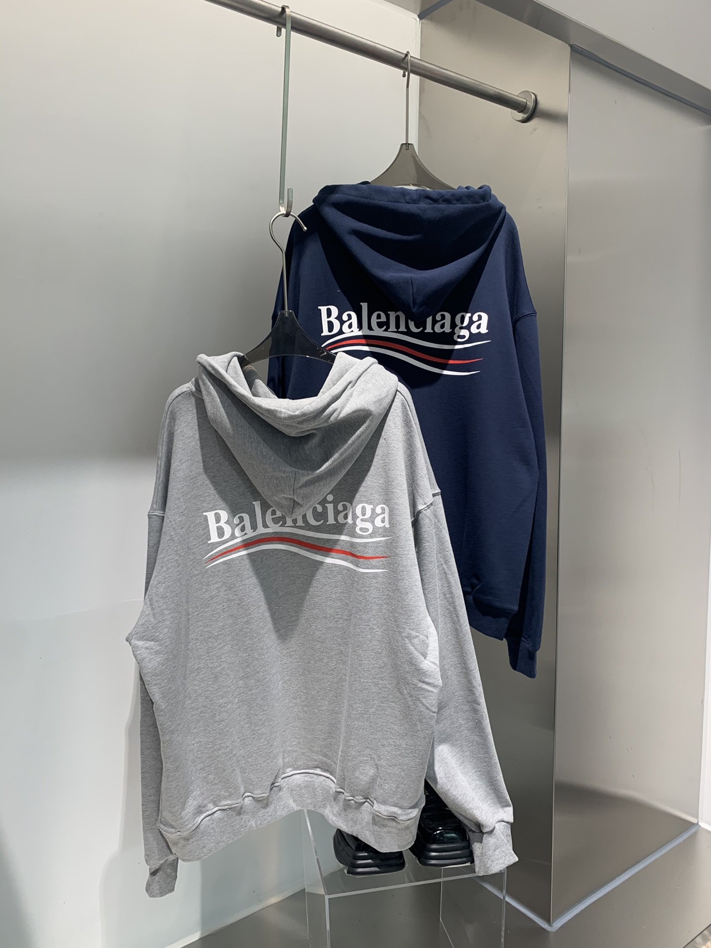 Classic Hoodies BÄLEÑCIÄGÄs print Sweatshirt hooded Couple Casual Street Outdoor Men Women sweatshirts top quality
Classic Hoodies BÄLEÑCIÄGÄs print Sweatshirt hooded Couple Casual Street Outdoor Men Women sweatshirts top quality
