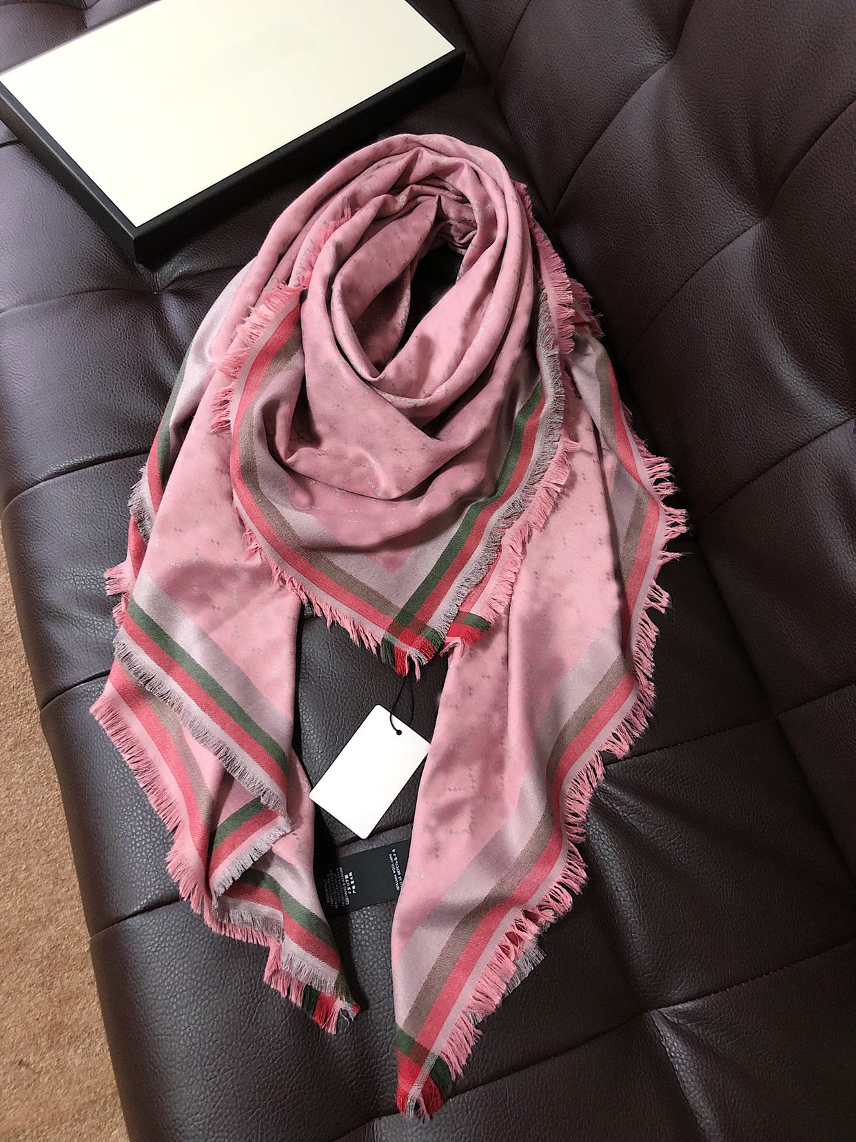 High Quality Women Designer Scarf Fashion Men Womens Shawl Scarve With Lattice Letters 4 Seasons Scarves Multi Styles Box Optional
High Quality Women Designer Scarf Fashion Men Womens Shawl Scarve With Lattice Letters 4 Seasons Scarves Multi Styles Box Optional