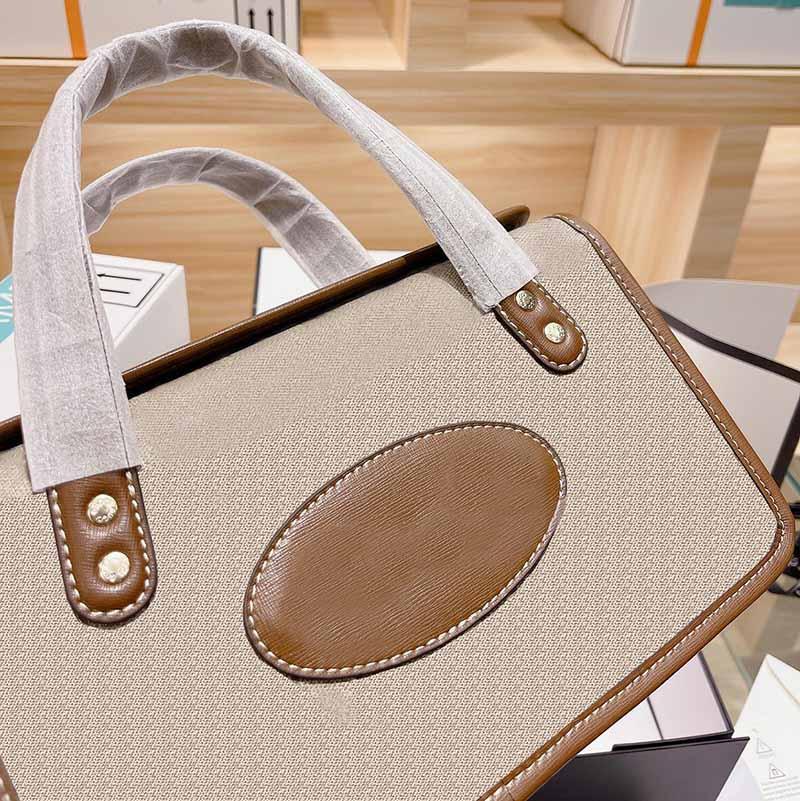 2021 luxury fashion brand bag handbag designer classic wallet genuine leather women 3A + high quality clutch soft shoulder box fannypack01, No bag
2021 luxury fashion brand bag handbag designer classic wallet genuine leather women 3A + high quality clutch soft shoulder box fannypack01, No bag