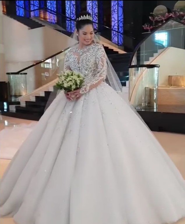 2021 sparkle illusion Wedding Dresses crew long sleeves sequined lace Bridal Gowns Lace Appliques long train vestidos de novia