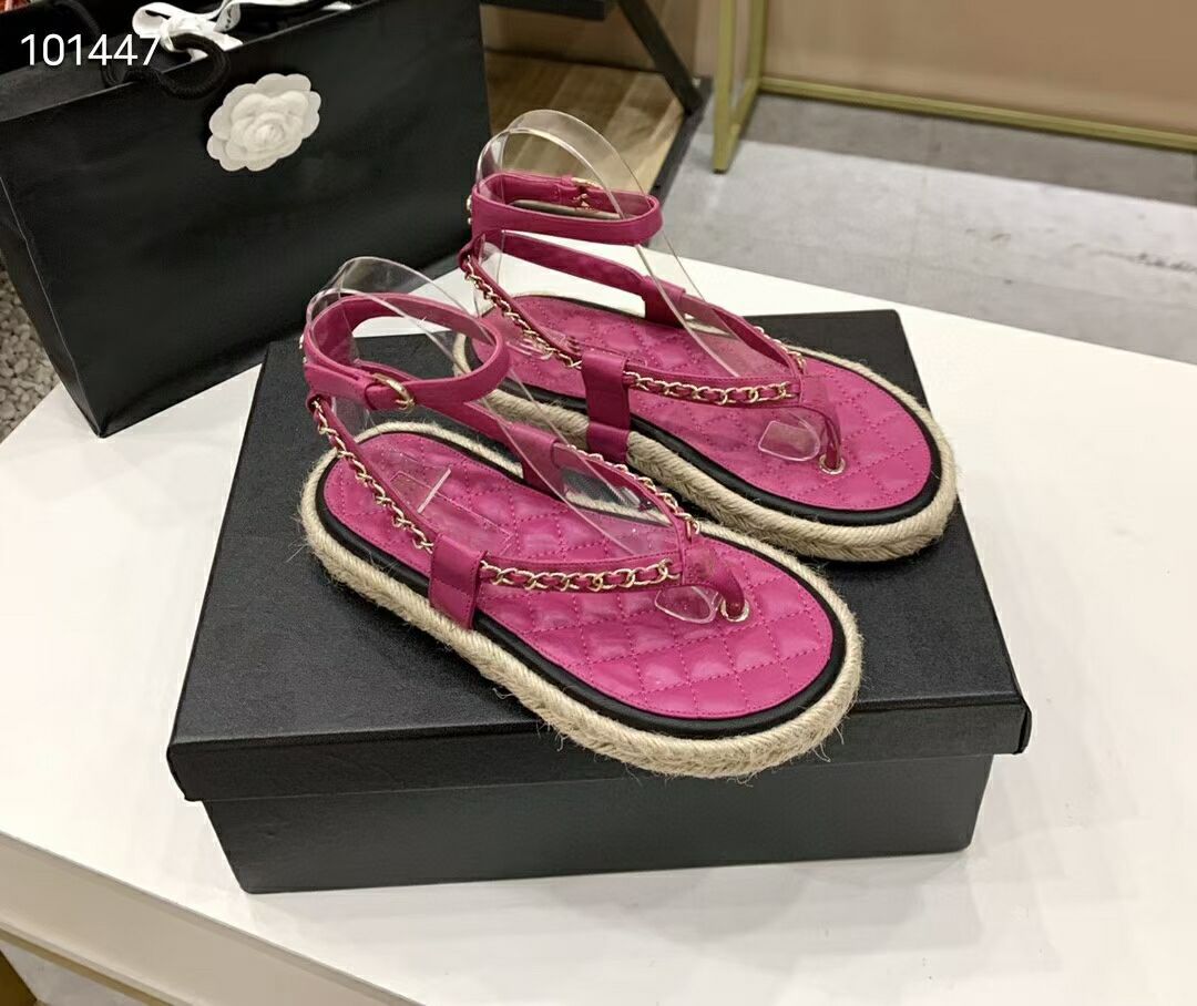 2021 spring new clip toe sandals, sheepskin production, hardware chain decoration, side fisherman weaving more color, Black
2021 spring new clip toe sandals, sheepskin production, hardware chain decoration, side fisherman weaving more color, Black