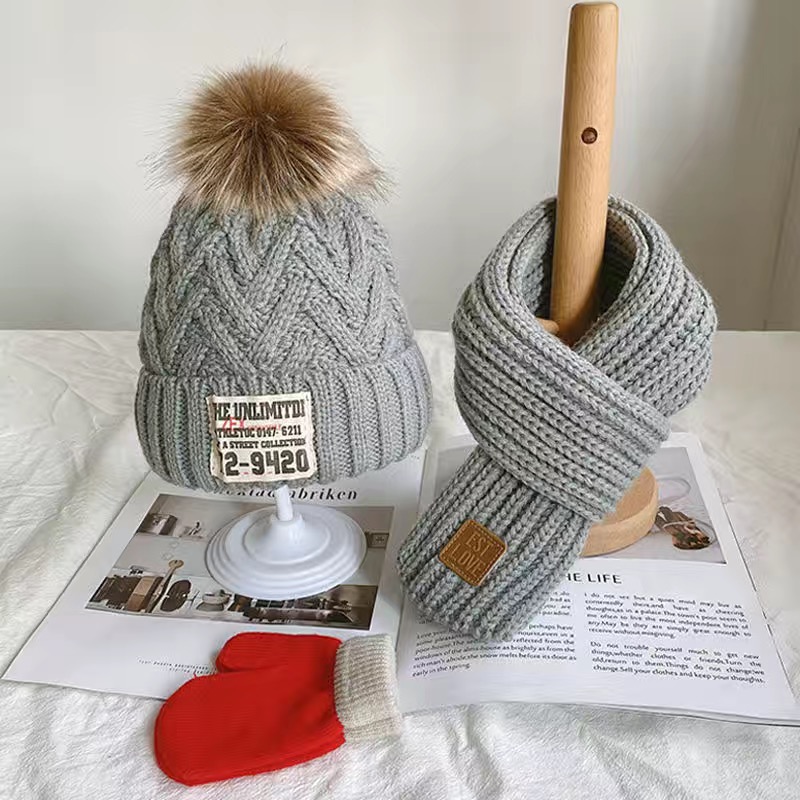 Three-piece childrens winter/autumn woolen cap for boys and girls warm scarf gloves combination baby jumper knitted hatg
Three-piece childrens winter/autumn woolen cap for boys and girls warm scarf gloves combination baby jumper knitted hatg