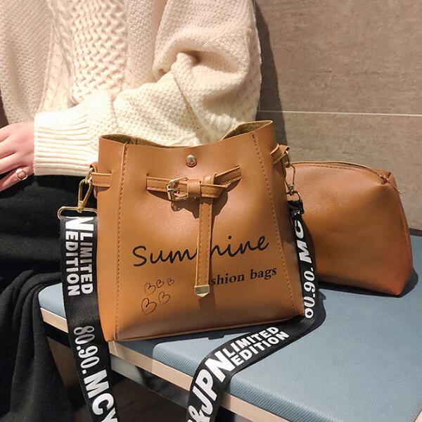Women's Vogue Korean style trendy fashion mother-and-child bag ins super fire wild wide shoulder strap messenger bags
Women's Vogue Korean style trendy fashion mother-and-child bag ins super fire wild wide shoulder strap messenger bags
