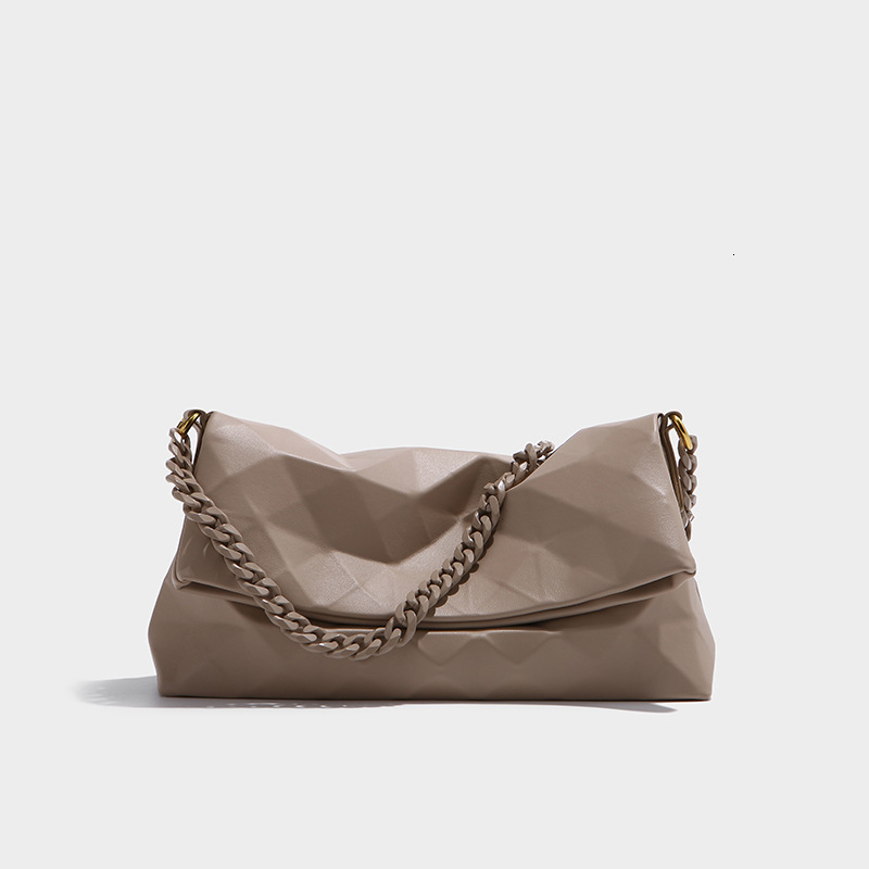 geometric fold bag women's 2021 fashion niche design soft leather high-grade underarm summer portable shoulder
geometric fold bag women's 2021 fashion niche design soft leather high-grade underarm summer portable shoulder