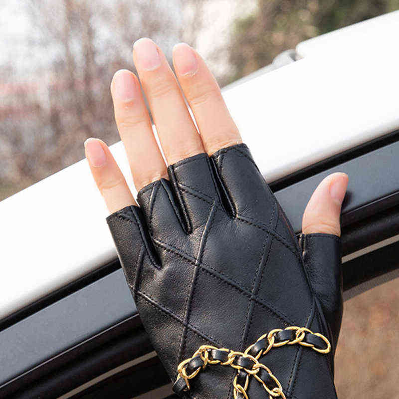 2Pc's Genuine Leather Half Gloves with Metal Chain Skull Punk Motorcycle Biker Fingerless Glove Cool Touch Screen 211214