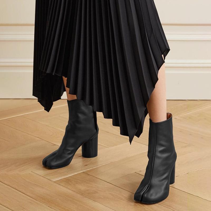 Boots 2021 Designer Split Toe Ankle Fashion Chunky Round High Heels Women Winter Tabi Shoes Short, Gray
Boots 2021 Designer Split Toe Ankle Fashion Chunky Round High Heels Women Winter Tabi Shoes Short, Gray