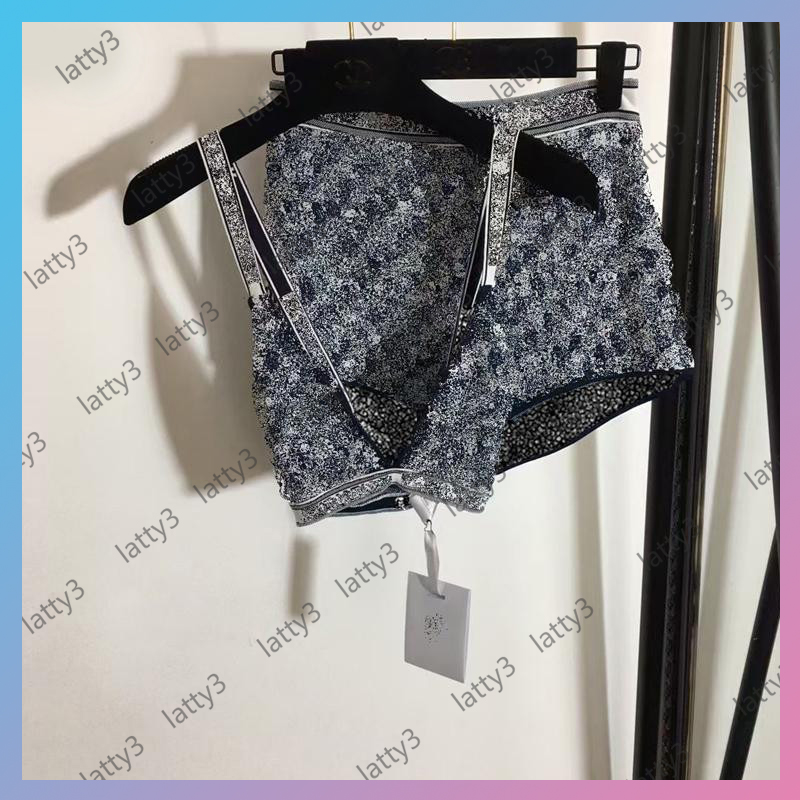 2021 Luxurys Designers Bikini Suits Fashion Letters Printed Women Swimwear Kintting Waist Elastic Womens Bikinis Set Ladies Swim Swimsuits, White;black
2021 Luxurys Designers Bikini Suits Fashion Letters Printed Women Swimwear Kintting Waist Elastic Womens Bikinis Set Ladies Swim Swimsuits, White;black