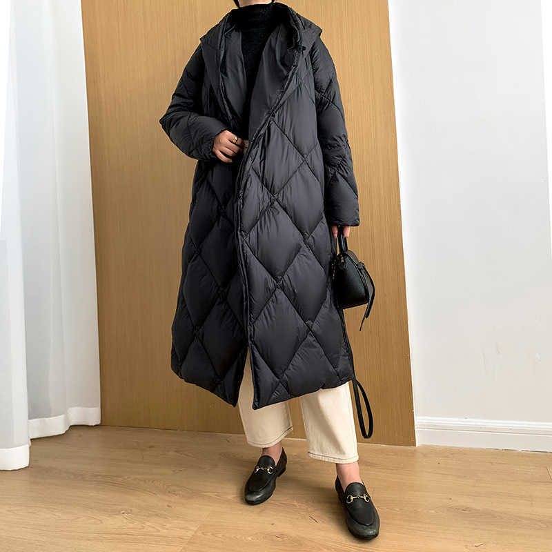 Janveny Ultra Light Women's Winter 90% White Duck Down Jacket Long Puffer Fluffy Coat Hooded Female Loose Feather Parkas 211013