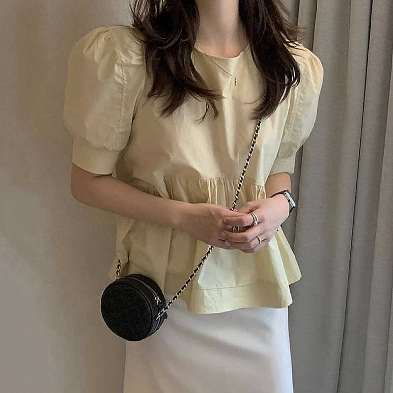 Korejpaa Women Shirt Summer Korean Chic Ladies Simple Round Neck Back Hollow Tie Wide Pine Hem Puff Sleeve Doll Blouses 210526