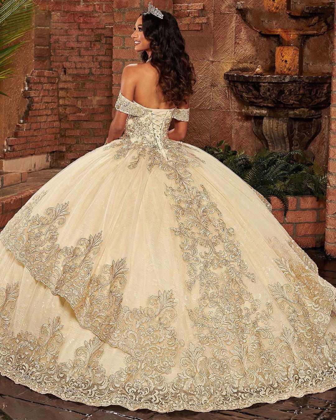 Champagne Lace Appliqued Ball Gown Quinceanera Dresses Sequined Off The Shoulder Prom Gowns Floor Length Tulle Tiered Sweet 15 Masquerade Dress