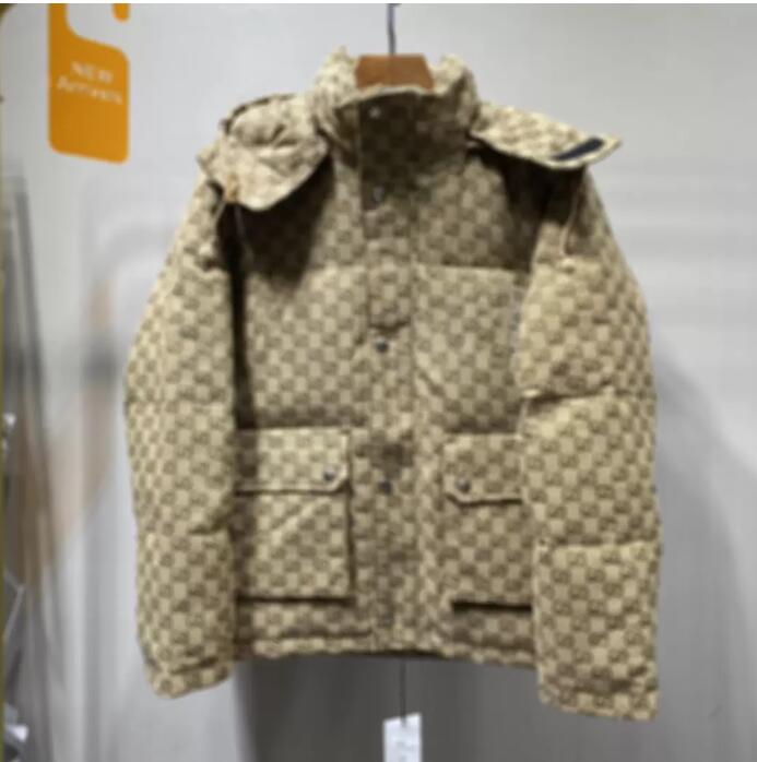 2021 Winter Fashion Designer Mens Down Coats Jacket Thicken Warm Jacquard Nylon Stitching Coat Hood Drawstring Letter Coat, Khaki
2021 Winter Fashion Designer Mens Down Coats Jacket Thicken Warm Jacquard Nylon Stitching Coat Hood Drawstring Letter Coat, Khaki