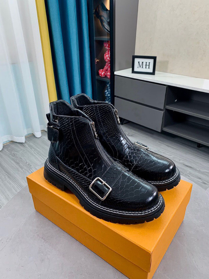 Men's Designer Classic Winter Ankle Boots Hiking Work Trainer Shoes Men Fashion Brand Snakeskin Motorcycle Boots Size 38-44, Black
Men's Designer Classic Winter Ankle Boots Hiking Work Trainer Shoes Men Fashion Brand Snakeskin Motorcycle Boots Size 38-44, Black