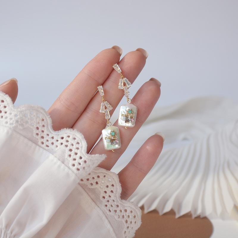 Stud 14k Real Gold Fashion Jewelry Zircon Long Baroque Freshwater Pearls Handmade Crystal Luxury Earrings For Woman Holiday Earring
Stud 14k Real Gold Fashion Jewelry Zircon Long Baroque Freshwater Pearls Handmade Crystal Luxury Earrings For Woman Holiday Earring