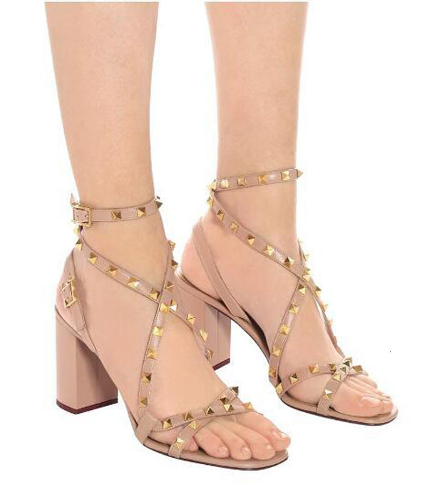 2020s Summer Sexy Women Sandals Rock Stud Strappy Nappa Studs Lady Gladiator Sandals Chunky Heels Party Wedding Luxurys Designers, Black
2020s Summer Sexy Women Sandals Rock Stud Strappy Nappa Studs Lady Gladiator Sandals Chunky Heels Party Wedding Luxurys Designers, Black
